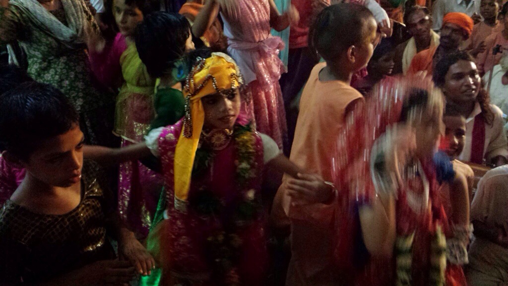 Hariyali Teej was Celebrated At Radha Ras Mandir | Maan Mandir Seva ...